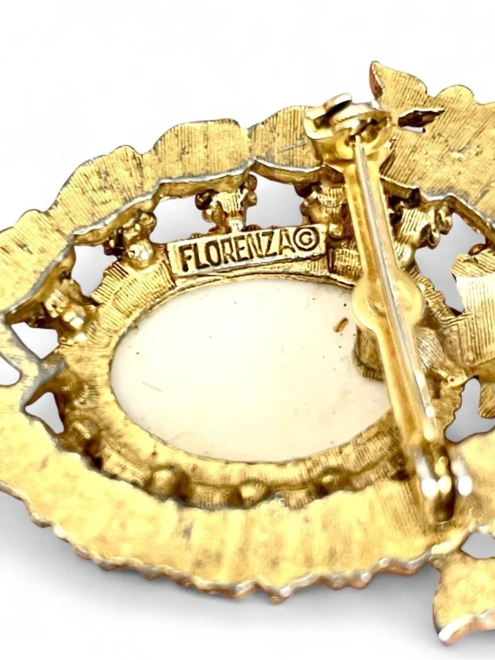 Florenza RARE 1950s Victorian Lucite Cameo Crown Brooch Pin Gold Tone Royalcore